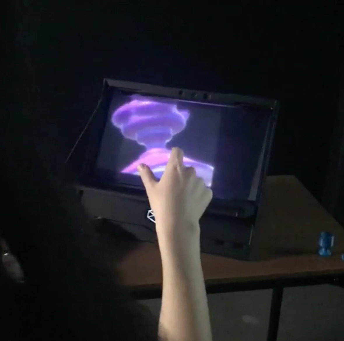 HoloPlayer One, un holograma en casa